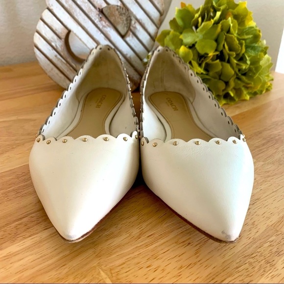 Coach Jill Leather Scalloped Studded Pointed Ivory flats Size 6.5 - Picture 5 of 10